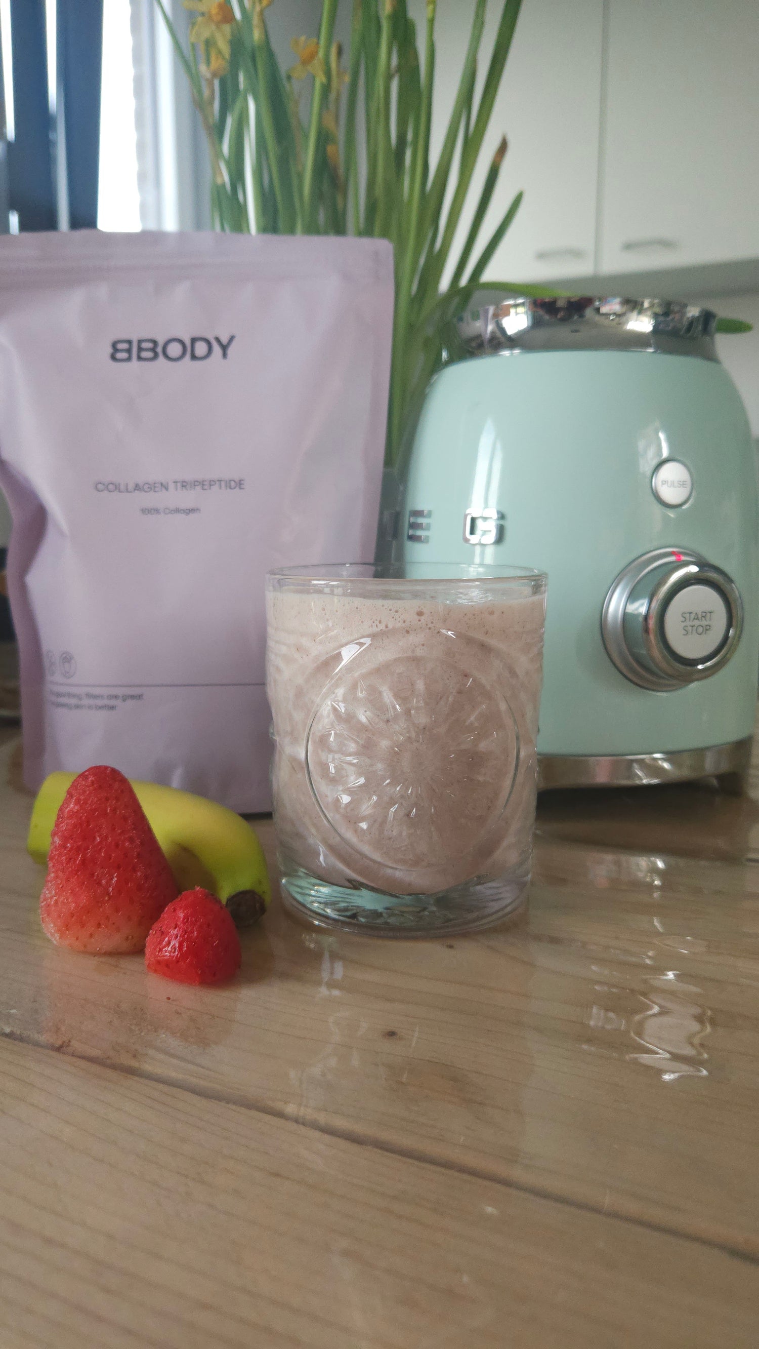 Zelfgemaakte aardbei smoothie met BBody collageen door Tamara van Maturelle uit Westmalle. 