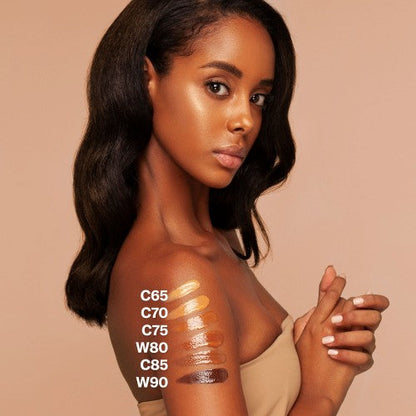 Hydraterende foundation voor lichte als donkere gekleurde huidtinten. Zorgt voor een egale, stralende teint en natuurlijke dekking. 